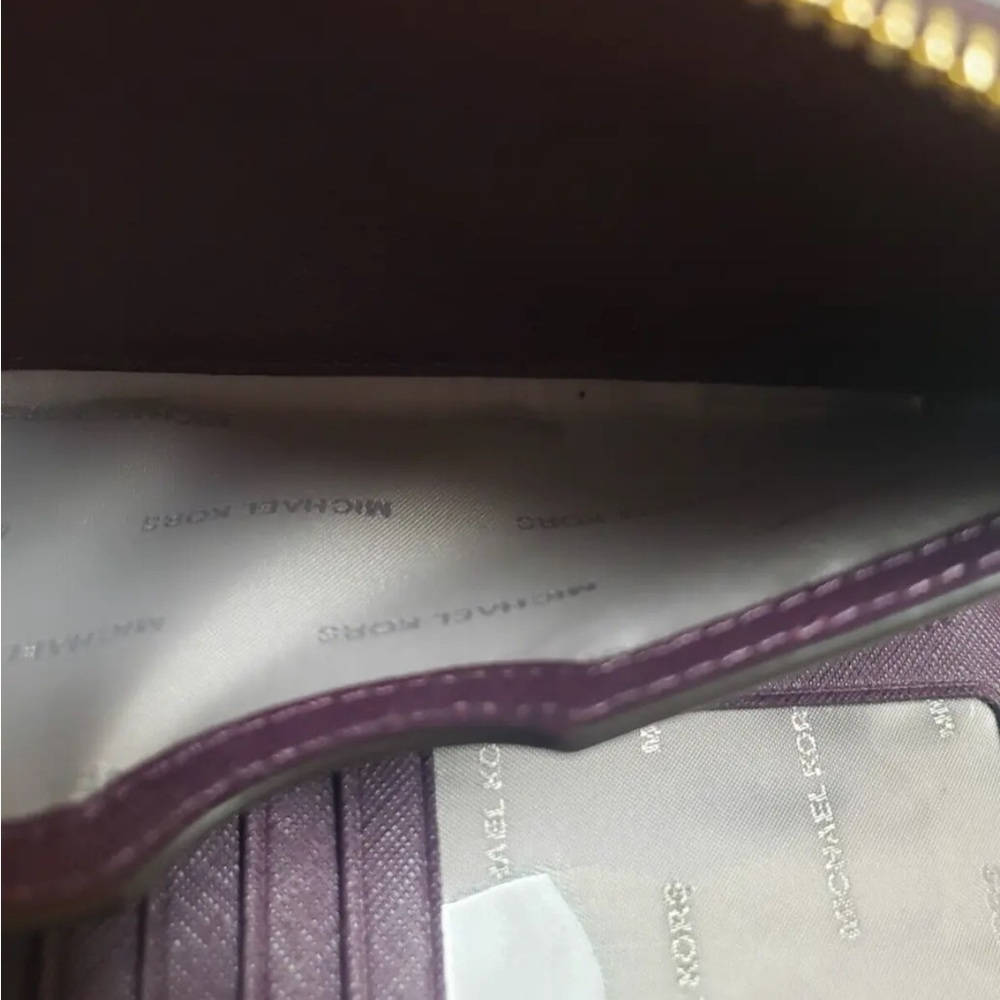 Micheal Kors purple wallet - Picture 2 of 4